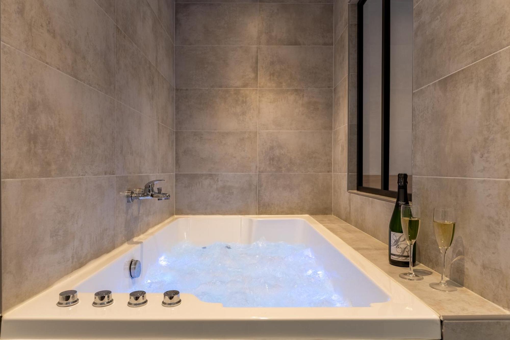 Le Fruit Defendu "Love Room" Jacuzzi Centre Ville Ruão Exterior foto