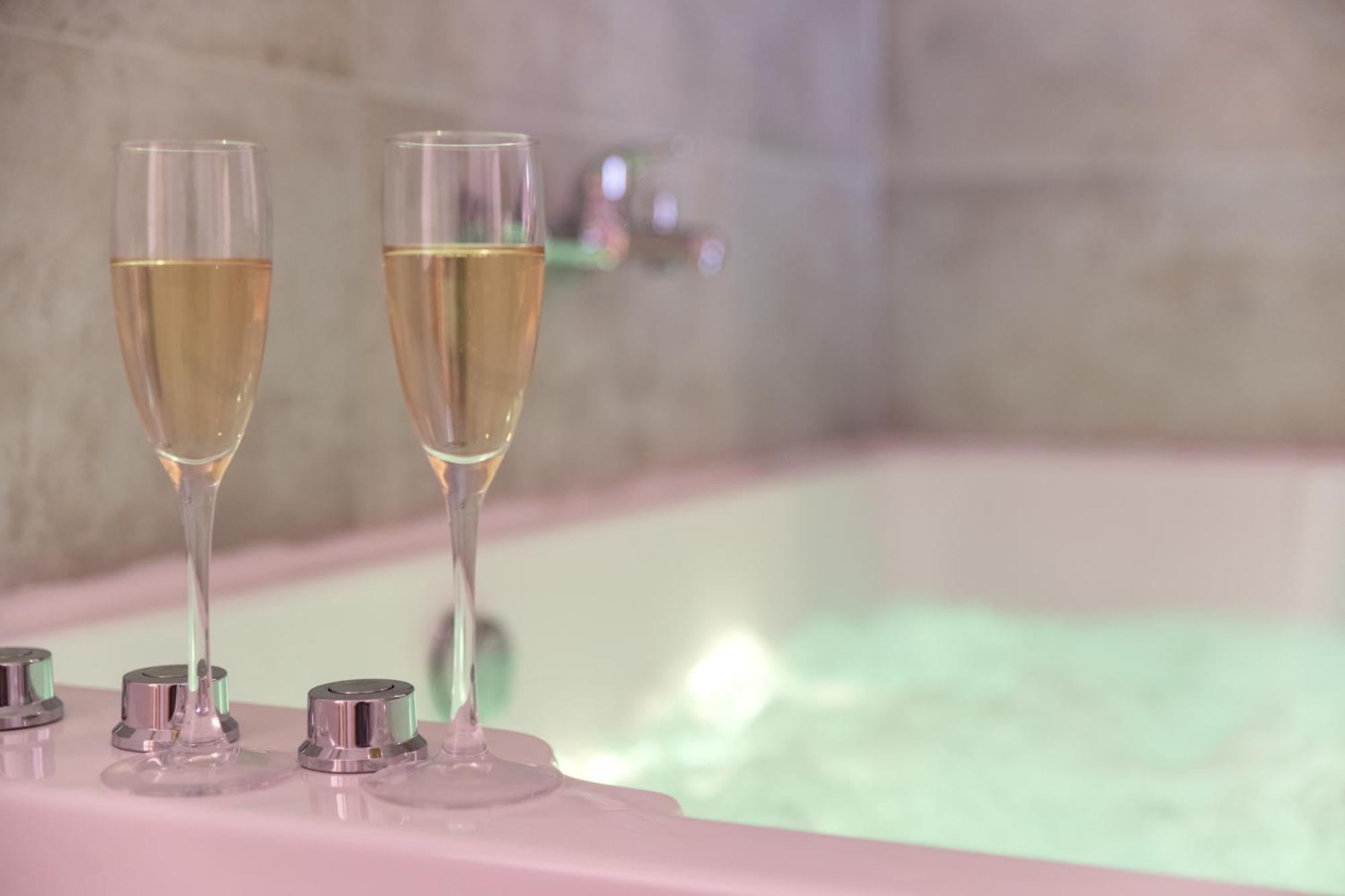 Le Fruit Defendu "Love Room" Jacuzzi Centre Ville Ruão Exterior foto